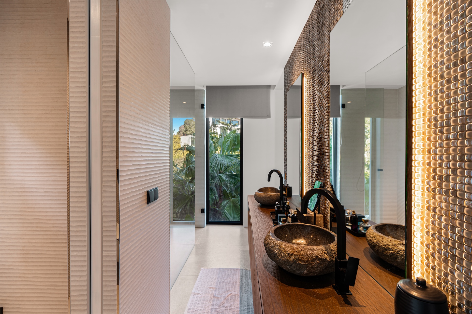 Resa Estates luxury vila Can Furnet modern Villa moderna bathroom.jpg